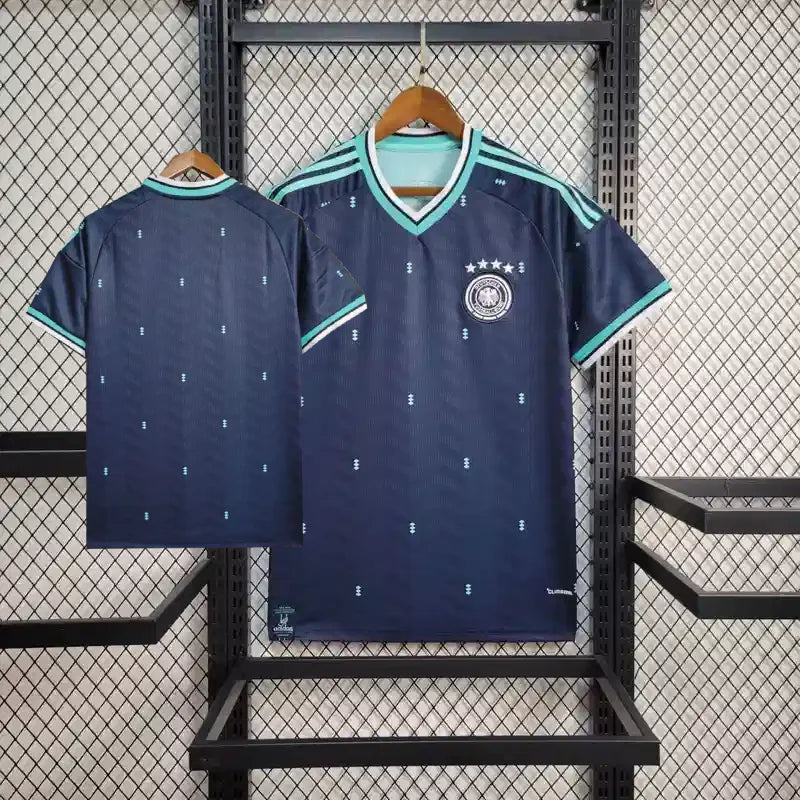 Zoomed product image