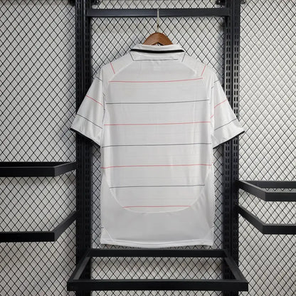 Manchester United Away 03/05
