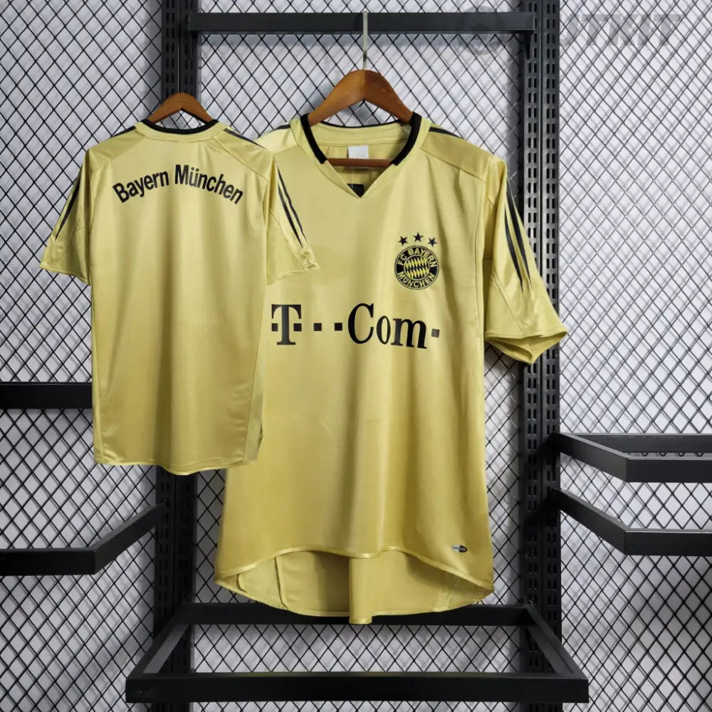 FC Bayern Munich Away 04/05