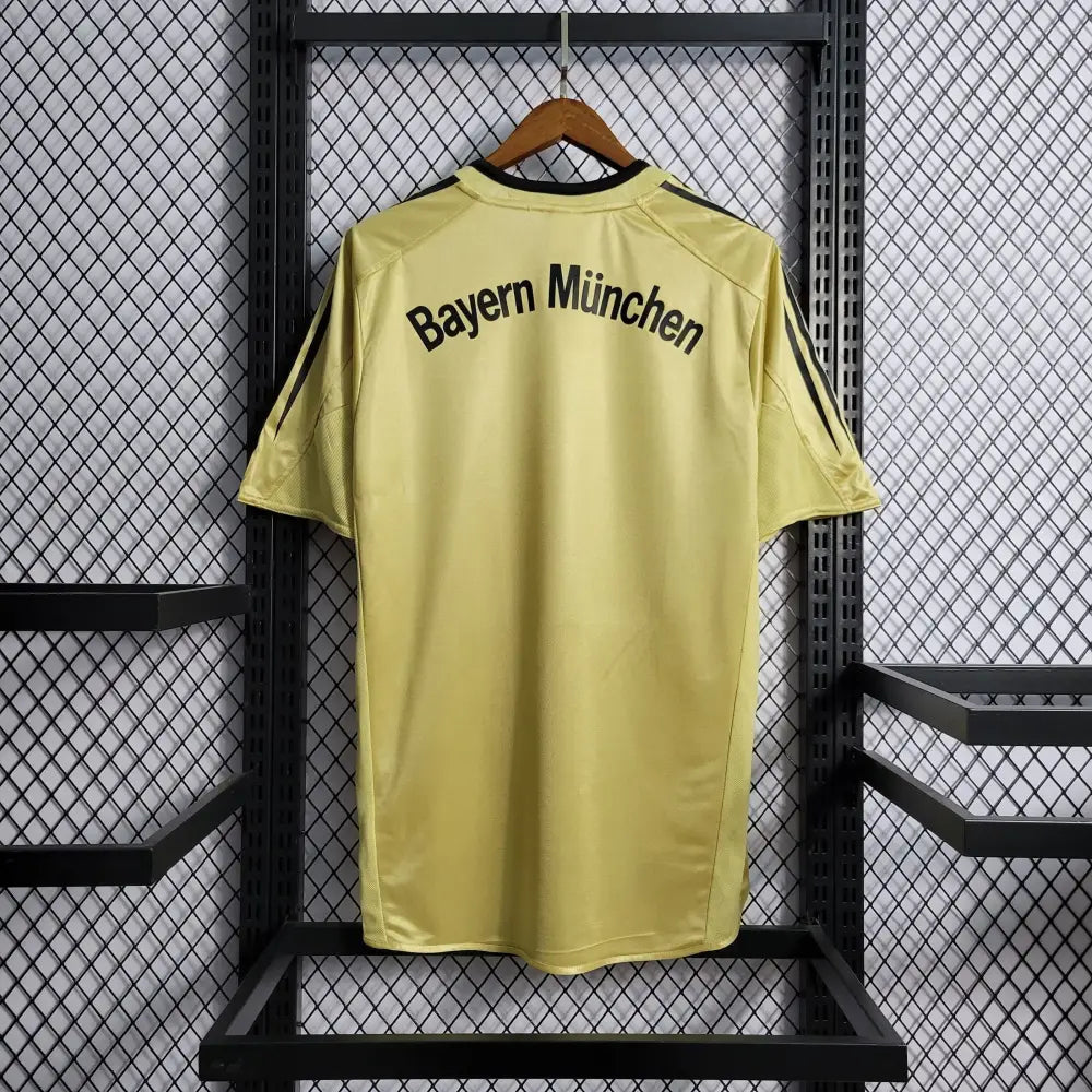 FC Bayern Munich Away 04/05