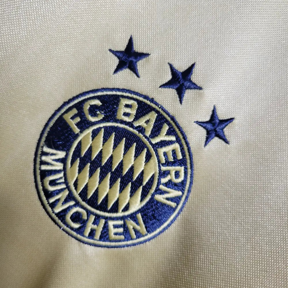 FC Bayern Munich Away 04/05